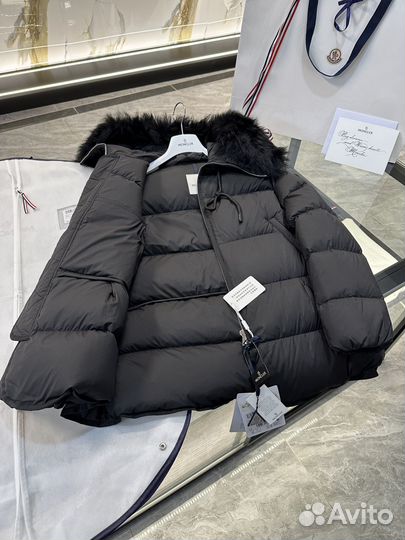 Пуховик женский Moncler Locustelle