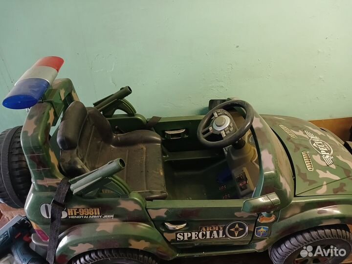 Детский электромобиль