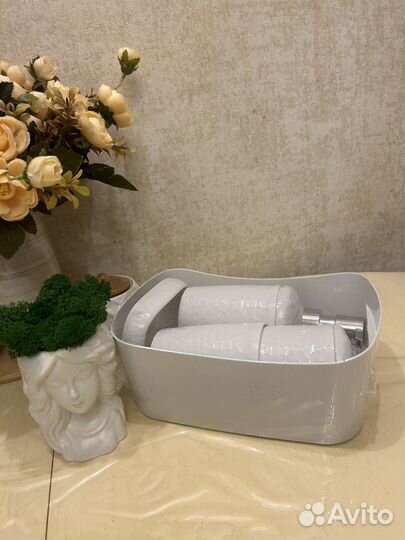 Набор для ванной комнаты 5предметов/диспенсер