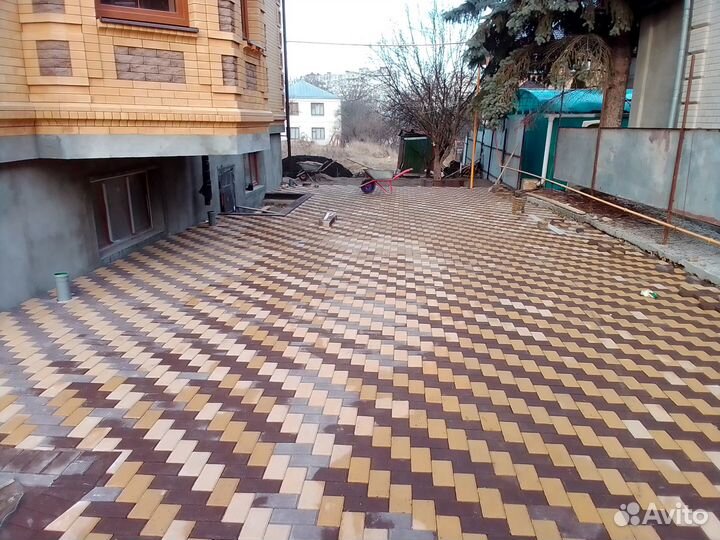 Укладка тротуарной плитки