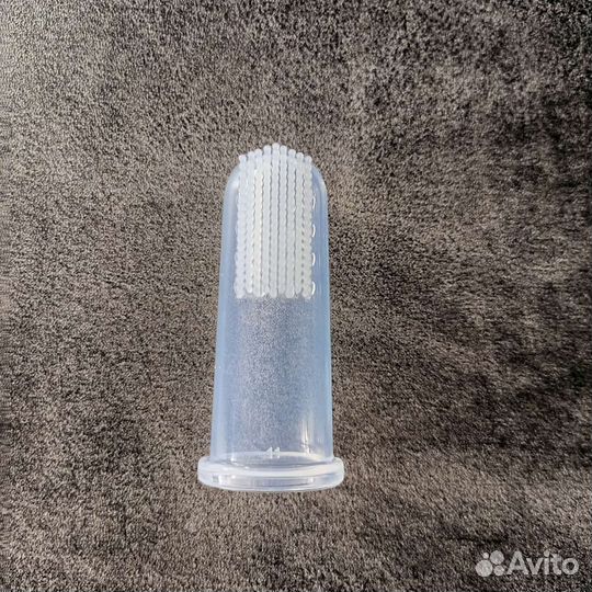 Зубная щетка на палец