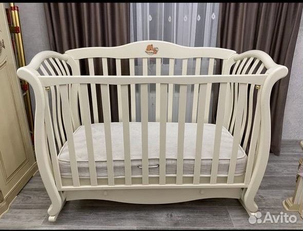 Детская кроватка с комодом