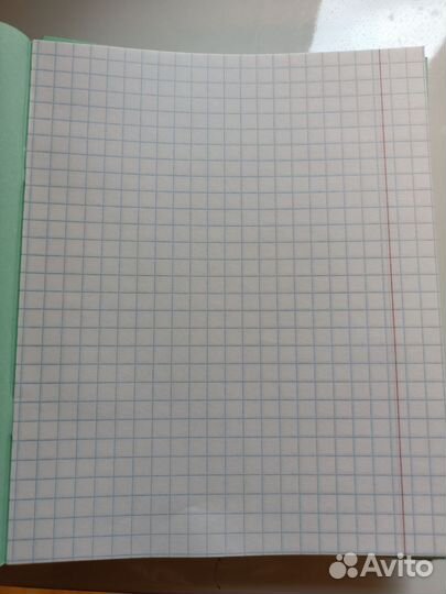 Тетрадь в крупную клетку