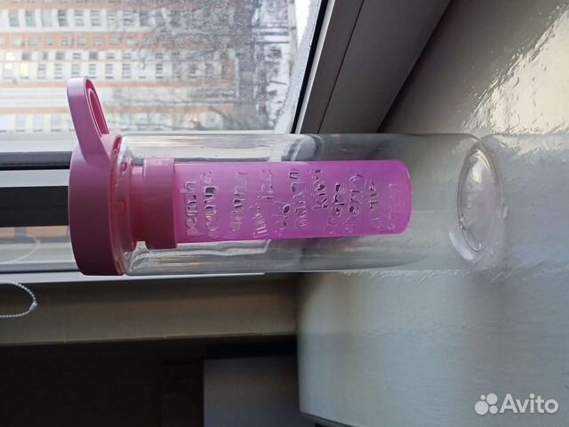 Бутылка для напитков с отсеком для фруктов