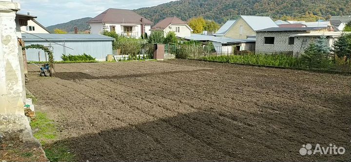 Вспашка земли,внесение перегноя