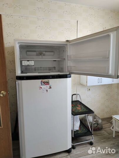 Sharpхолодильник новый