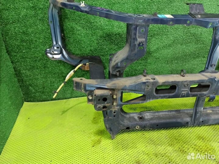 Рамка радиатора Mitsubishi Airtrek