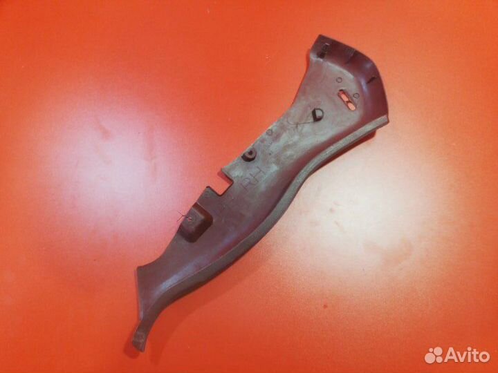 Накладка стойки кузова задняя правая Toyota Hilux