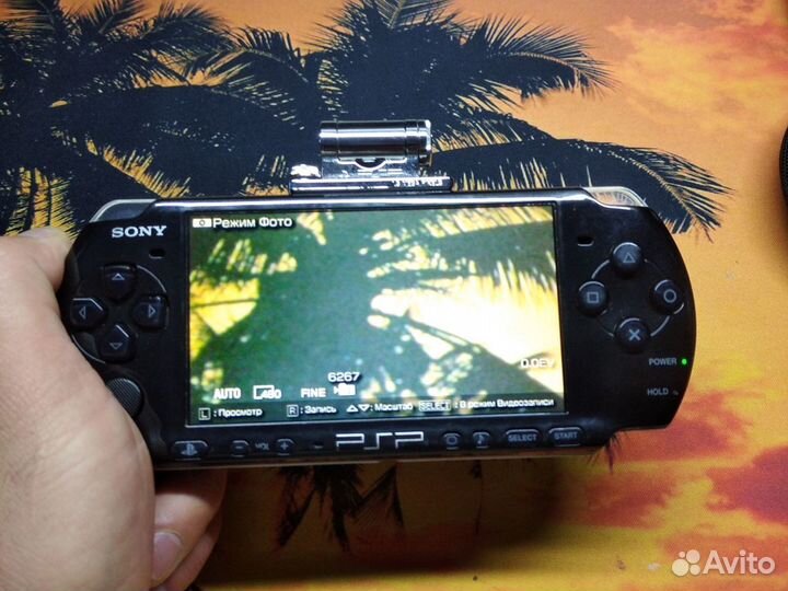 PSP 3008 прошитая с флешкой 64GB-100 игр,комплект