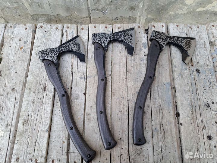 Мощный топор