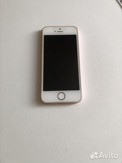 iPhone SE, 32 ГБ