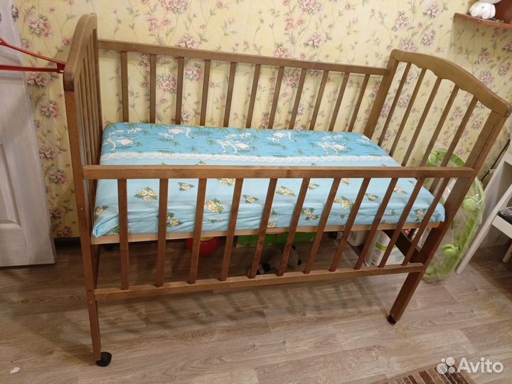 Детская кроватка