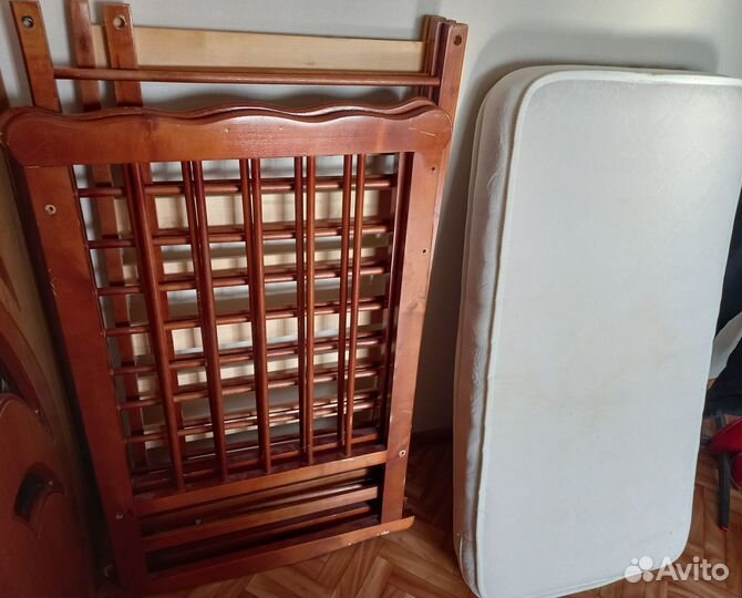 Детская кроватка