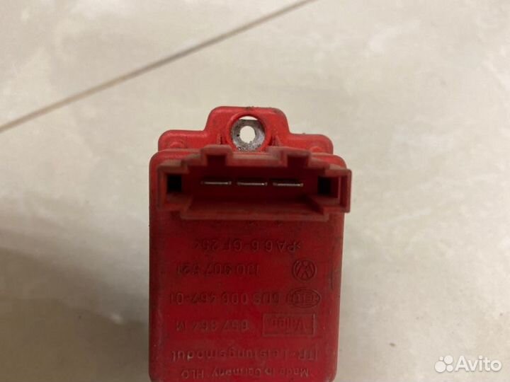 Резистор печки Volkswagen Sharan минивен AJH 1999