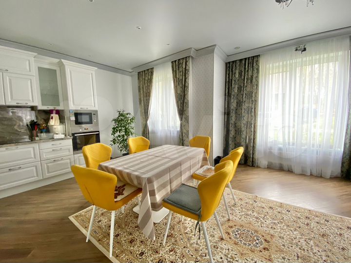 Дом 192 м² на участке 5,3 сот.