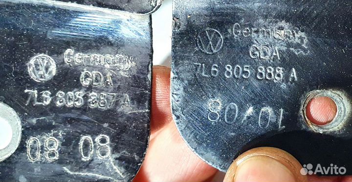 Кронштейн амортизатора капота VW Touareg GP