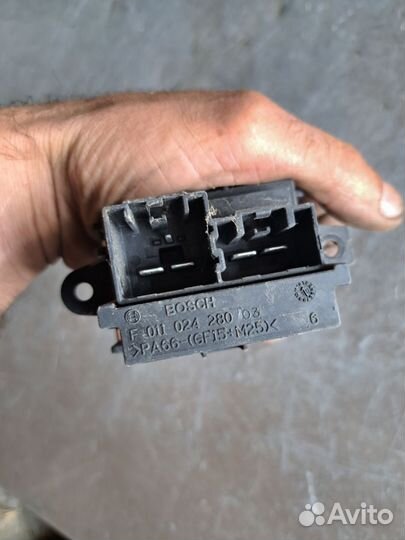 Резистор печки Dodge Caravan