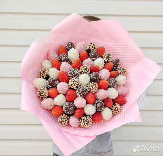 Клубника в шоколаде подарок,букет