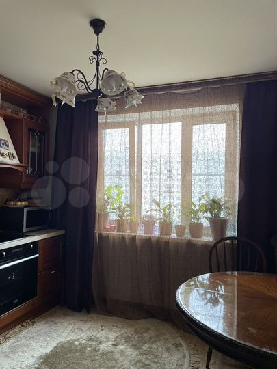 3-к. квартира, 89 м², 10/14 эт.