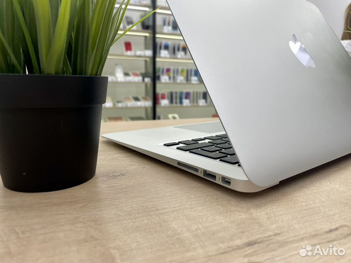 Ноутбук Apple MacBook Air 13 2012