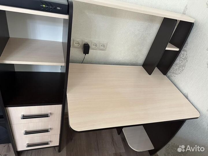 Компьютерный стол