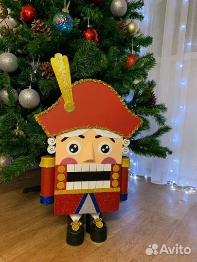 Новогодняя поделка щелкунчик 59 см