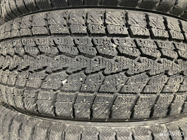 Toyo Observe G3-Ice 215/60 R17