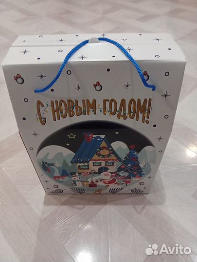 Коробка для подарка