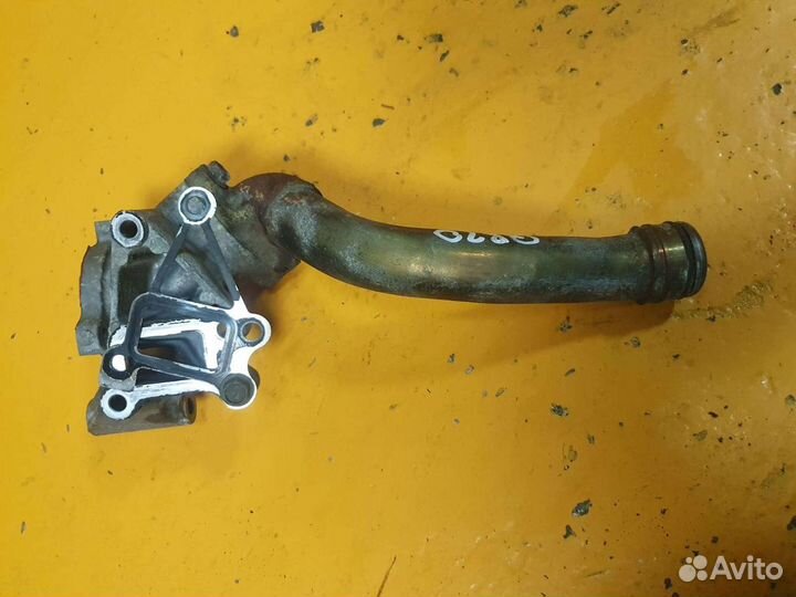 Кронштейн помпы водяного насоса 2.0 QR20 DE QR20DE