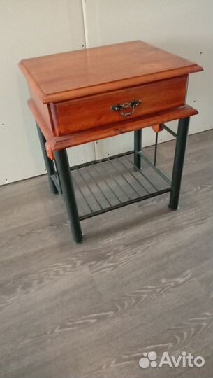 Тумба прикроватная