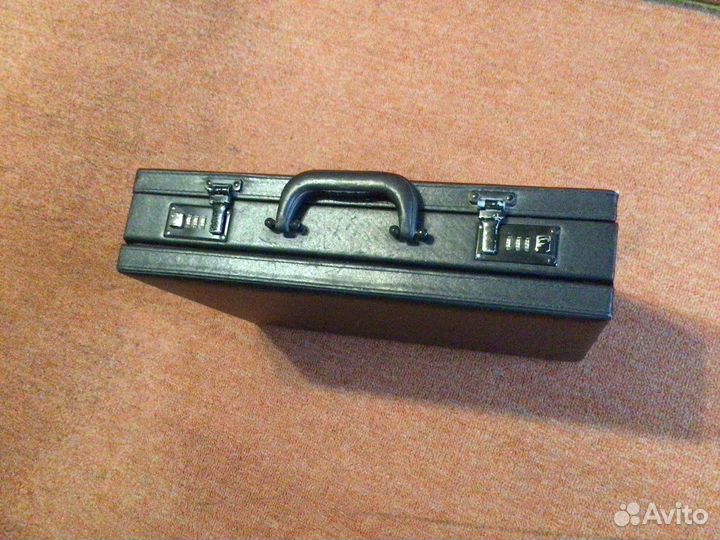 Дипломат, кожаная папка