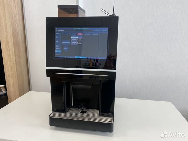 Кофеавтомат для кафе