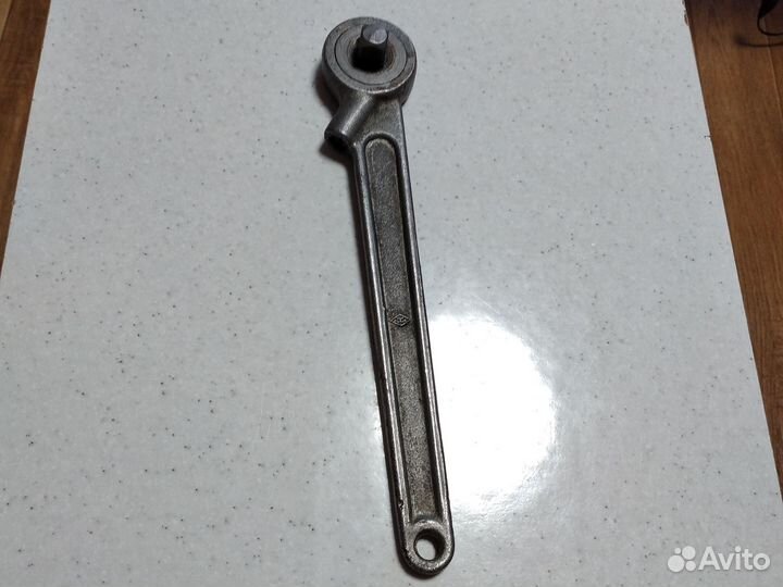 Вороток ключ трещотка