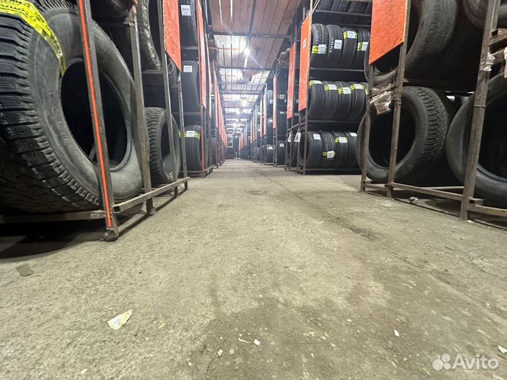 Yokohama BluEarth AE50 SUV 215/65 R17 99V