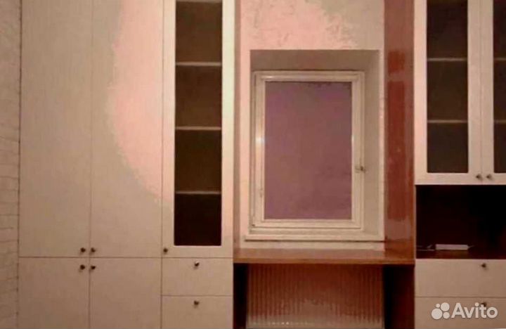 Рабочая зона в углу у окна