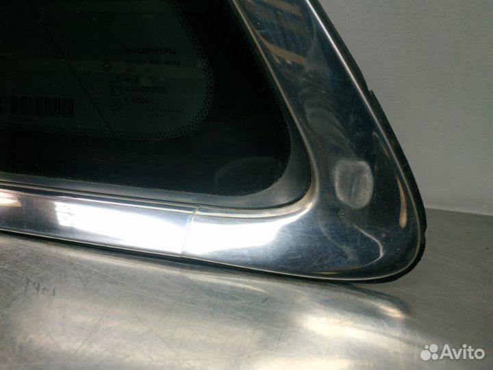 Стекло глухое заднее левое Jeep Grand Cherokee WK2