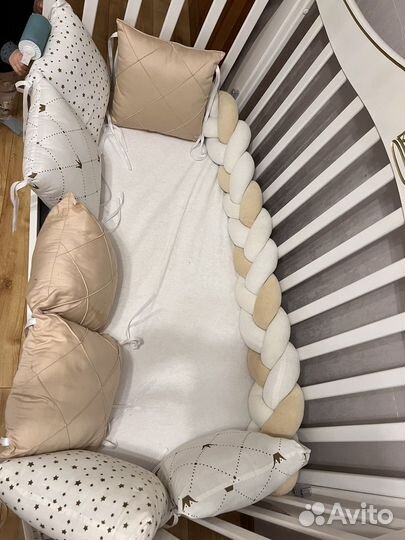 Подушки и косичка в детскую кроватку