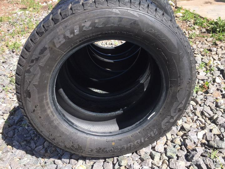 Bridgestone Blizzak DM-V2 225/65 R17
