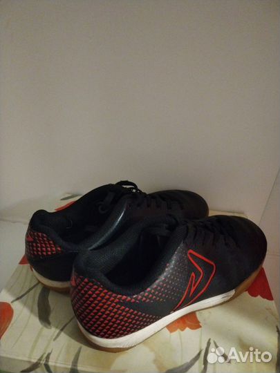 Бутсы футбольные/кеды