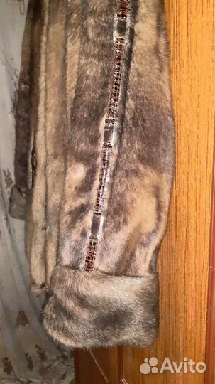 Шуба с капюшоном из искуственного меха 52 размер