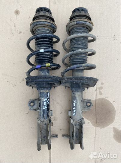 Амортизатор передний Kia Rio 3/Hyundai Solaris