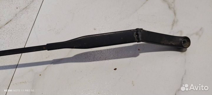 Поводок стеклоочистителя левый Audi 80 B3 89/B3