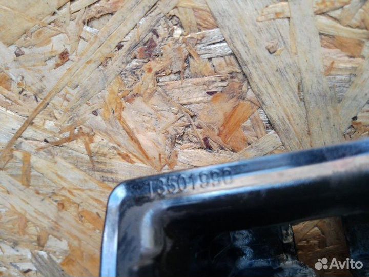 Кожух замка багажника Opel Astra J седан 1.6