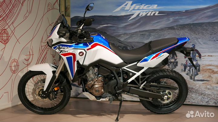 Honda Africa Twin Pearl Glare White Tricolour