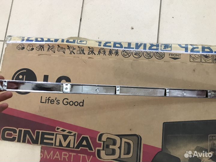 Молдинг для Hyundai Tucson 2008. 87372 2E510 Mobis