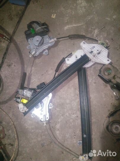 Стеклоподьемник Опель Антара