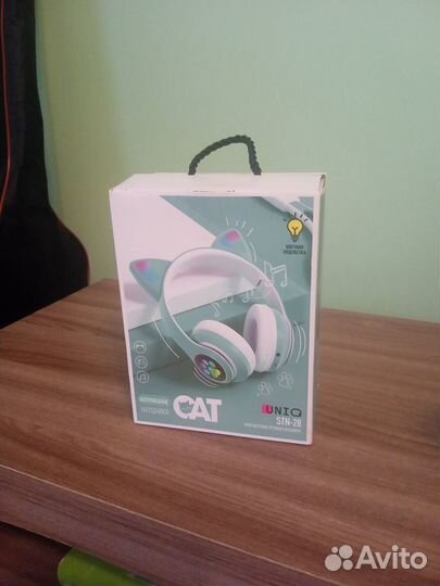 Беспроводные светящиеся наушники ушки