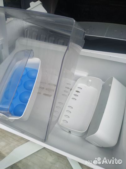 Лотки и ящики для холодильника LG