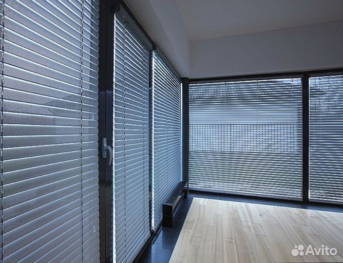 Жалюзи горизонтальные, римские шторы