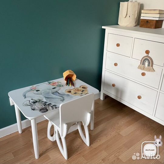 Детский стол и стульчик